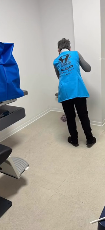 Limpieza de clínica y espacio de salud