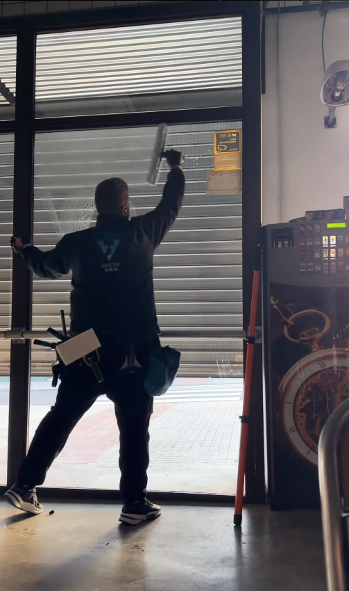 Limpieza de escaparates comerciales