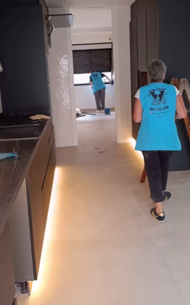 Limpieza interior en vivienda